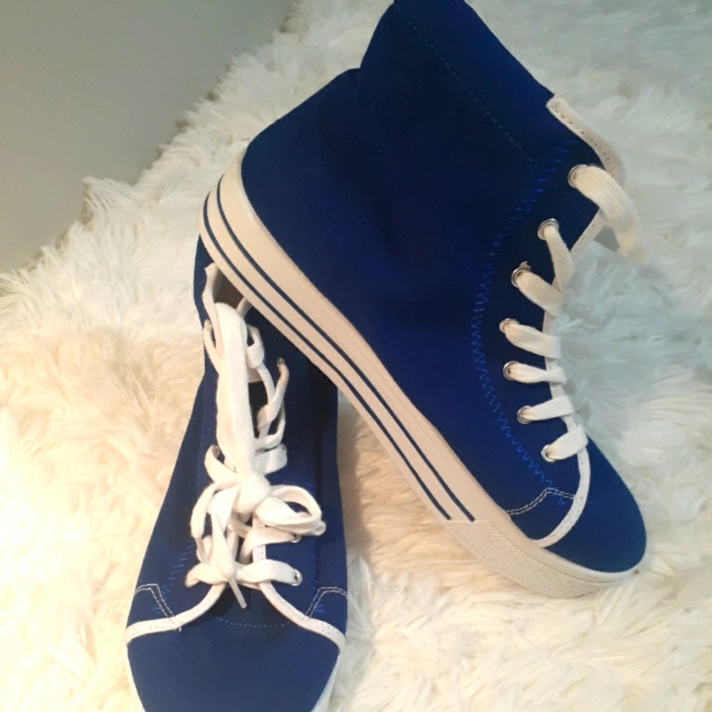 Women Size 8 Royal Blue High Top Platform Sneaker Shoes Qupid. NEW